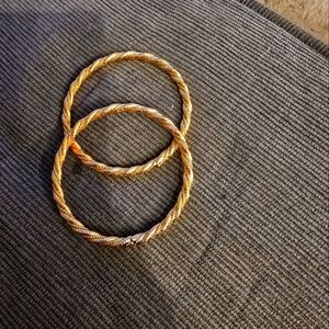 21kgp Dubai Jewelry Elegant Gold-Tone Twisted Bangles